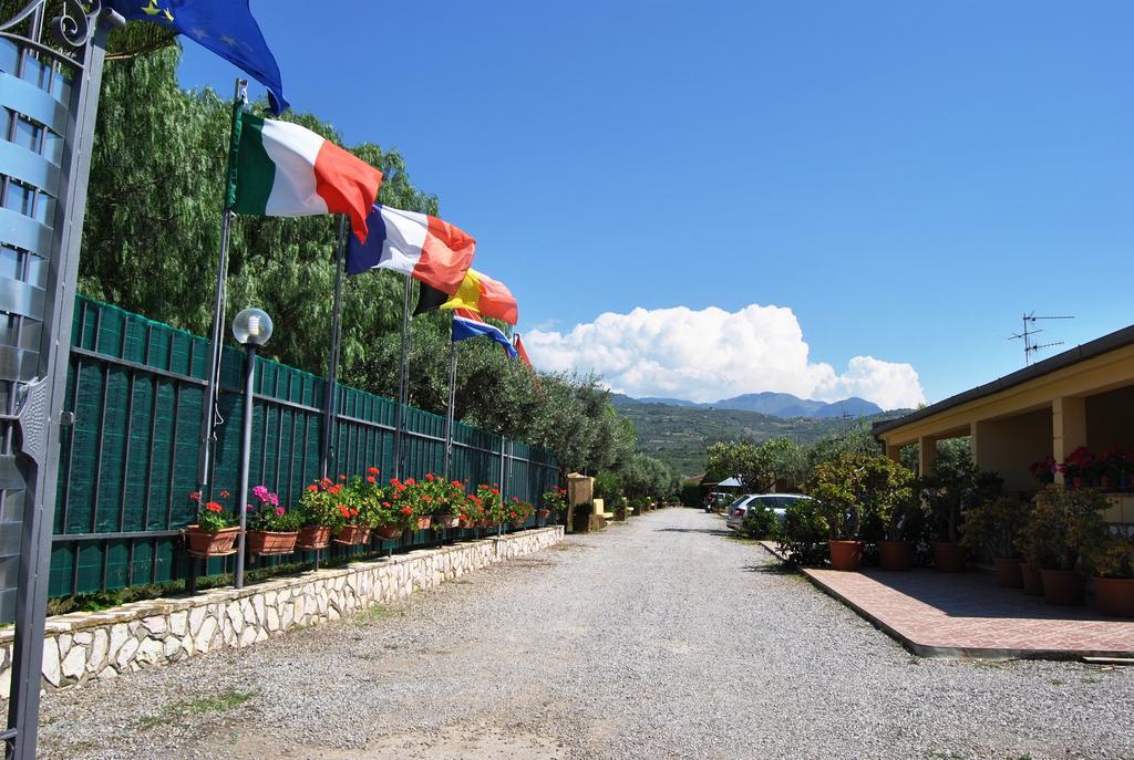 Case Vacanze Paradise Beach Vicino Cefalu Piscina Aperta Campofelice Di Roccella Exteriör bild